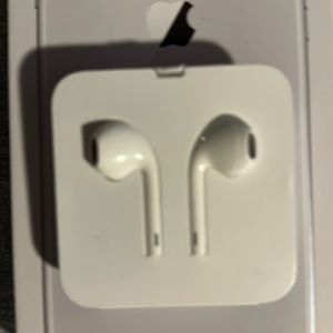 Apple iPhone EarPods with Lightning Connector; for iPhone 8 Plus